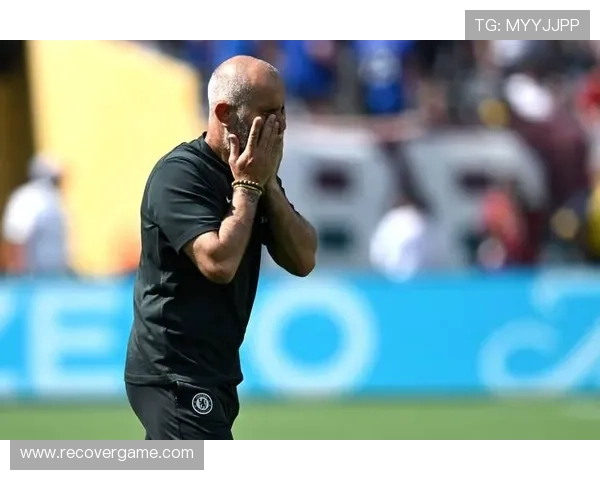 内维尔怒斥切尔西像青年队桑切斯 内维尔怒斥切尔西像青年队桑切斯